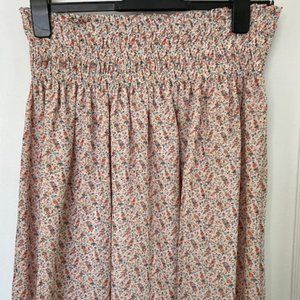 Zara knee length summer skirt - Size M - fits 4-6 - bought in London, UK